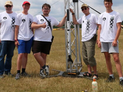 Tři, dva, jedna, START! Tým FAK si v soutěži Czech Rocket Challenge doletěl pro druhé místo