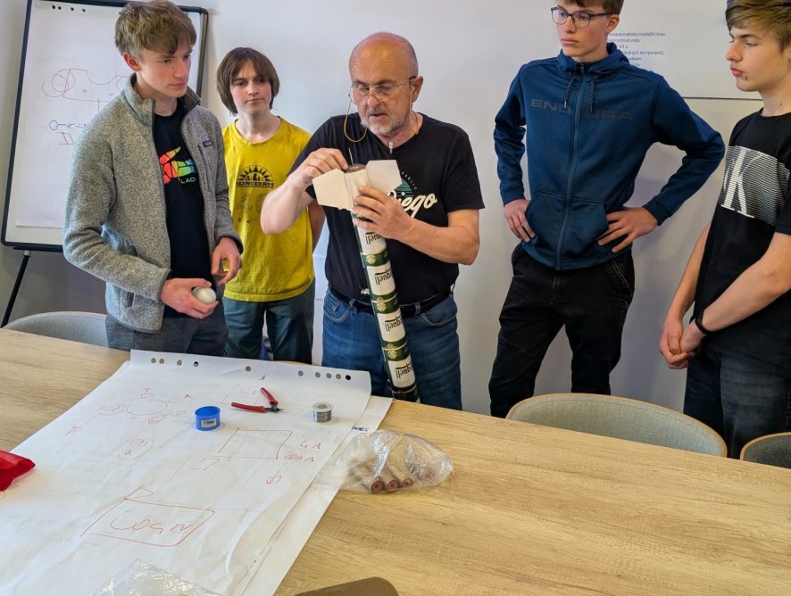 „Raketový" workshop a exkurze do firmy JHV Engineering