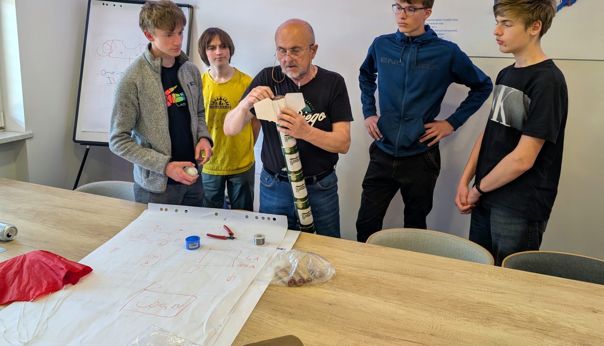 „Raketový“ workshop a exkurze do firmy JHV Engineering