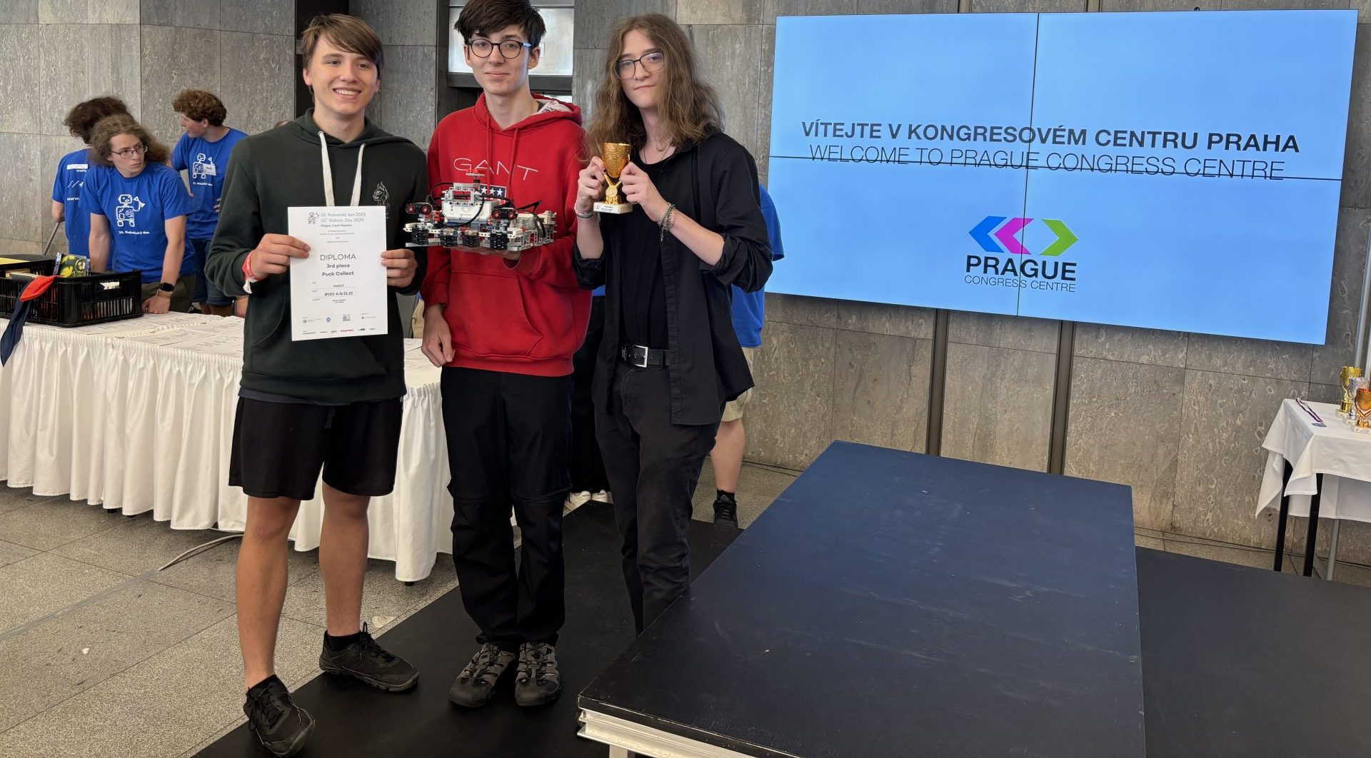 Bronz v mezinárodní soutěži Robotický den v Praze